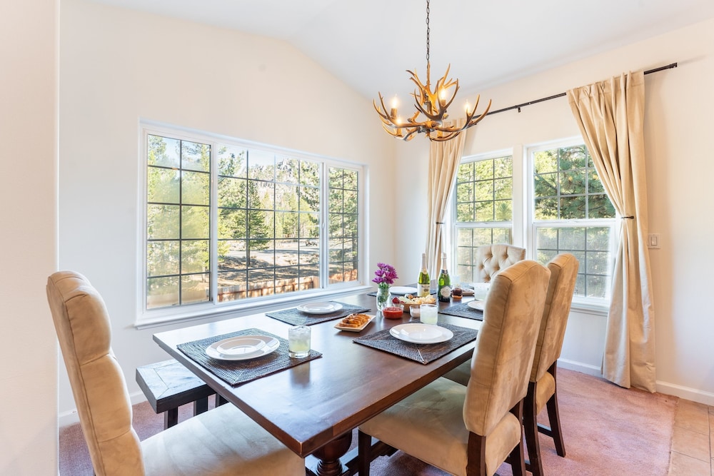 Blitzen by Avantstay Pet-friendly Tahoe Retreat