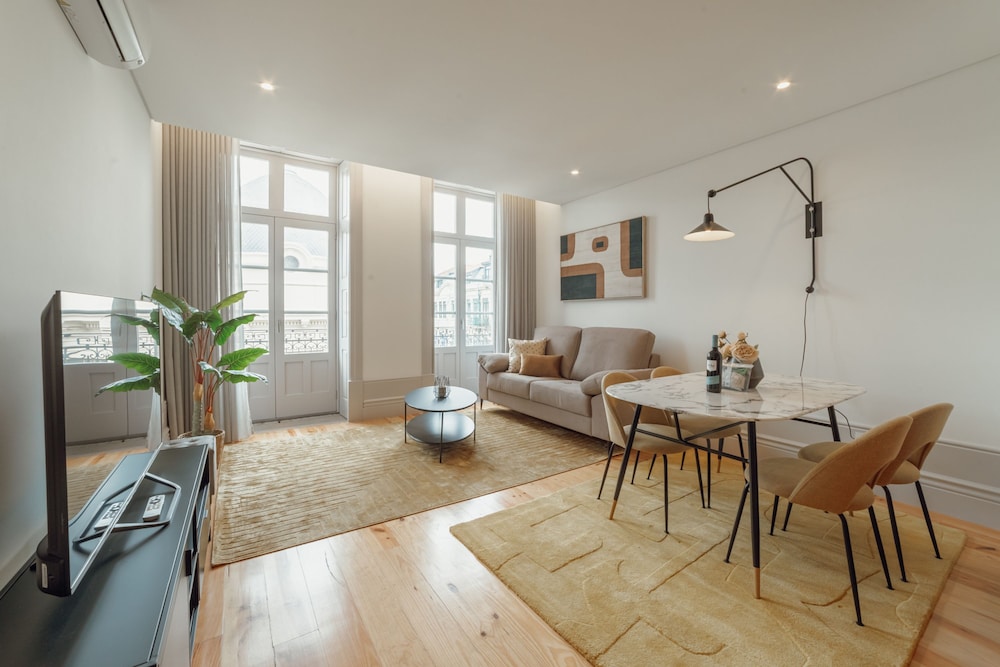 Heart OF Porto Apartment E Duplex by Vacationy