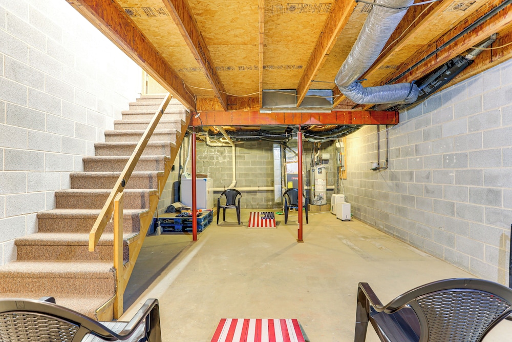 Convenient Townhome 1 Mi to Dtwn Clearfield