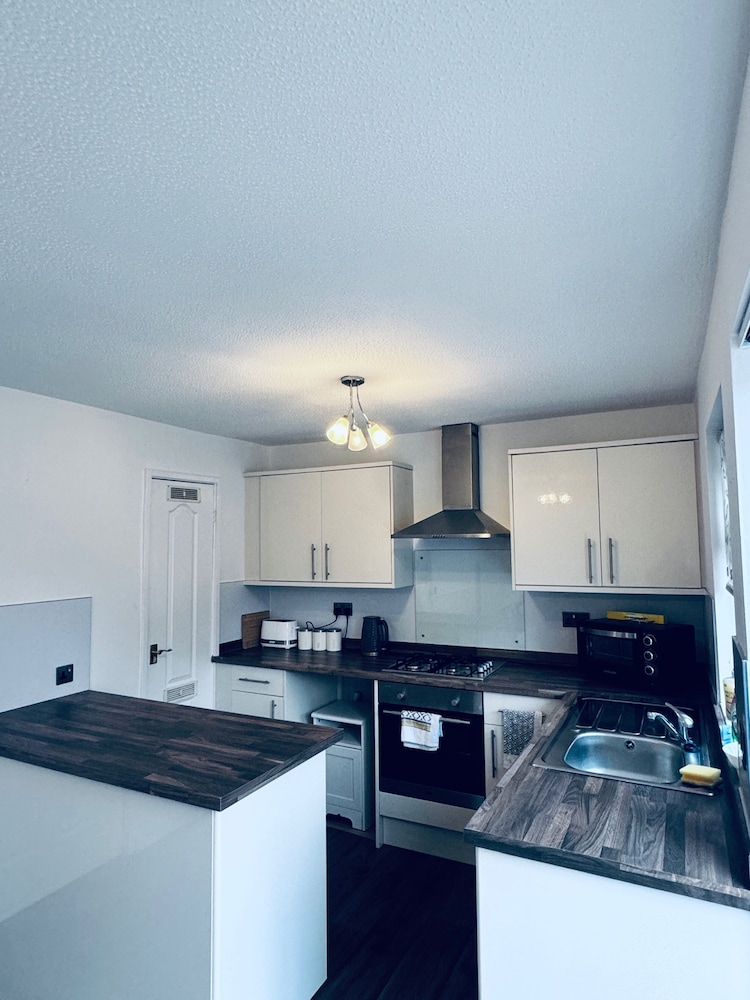 Gateshead Gem - Modern 3 Bedroom House