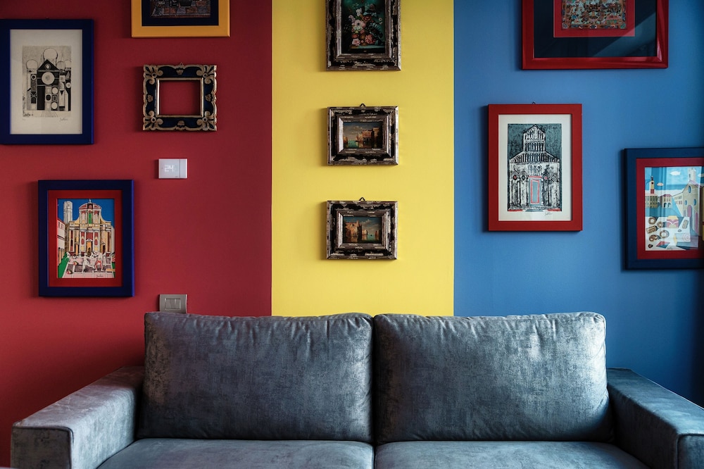 Home Three Colors