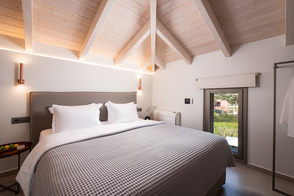 Reveli Suites