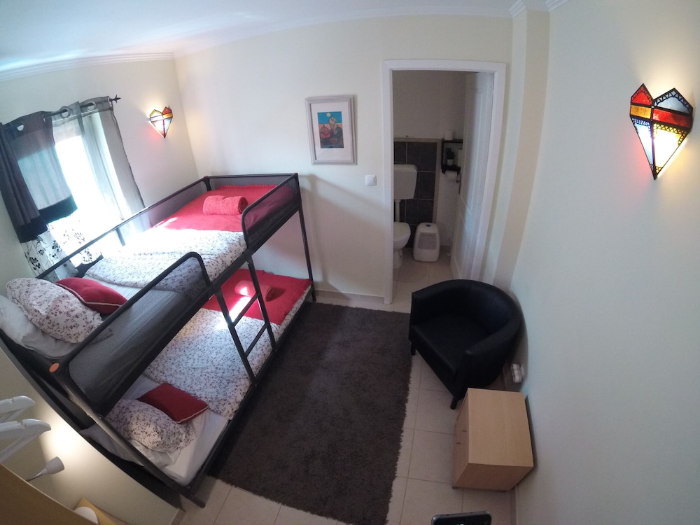 Peniche Surf Lodge - Hostel