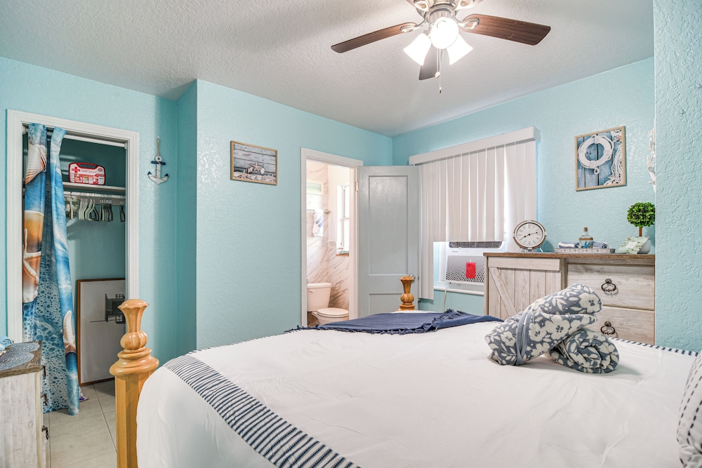 7 Mi to Dtwn: Cozy Studio in St Pete Beach!