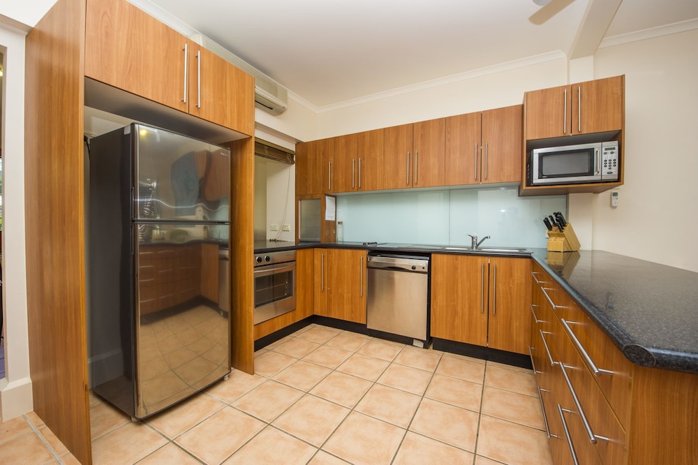 Picnic Bay Apartments Unit 1 view 5