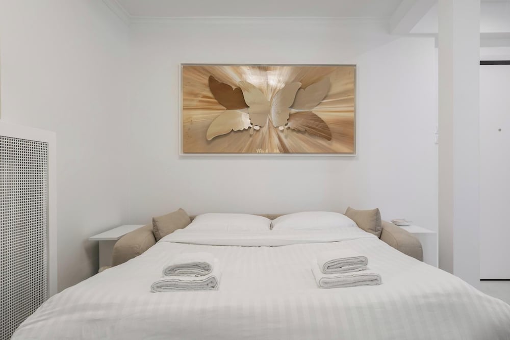 Acropolis Museum Apartment by A&A