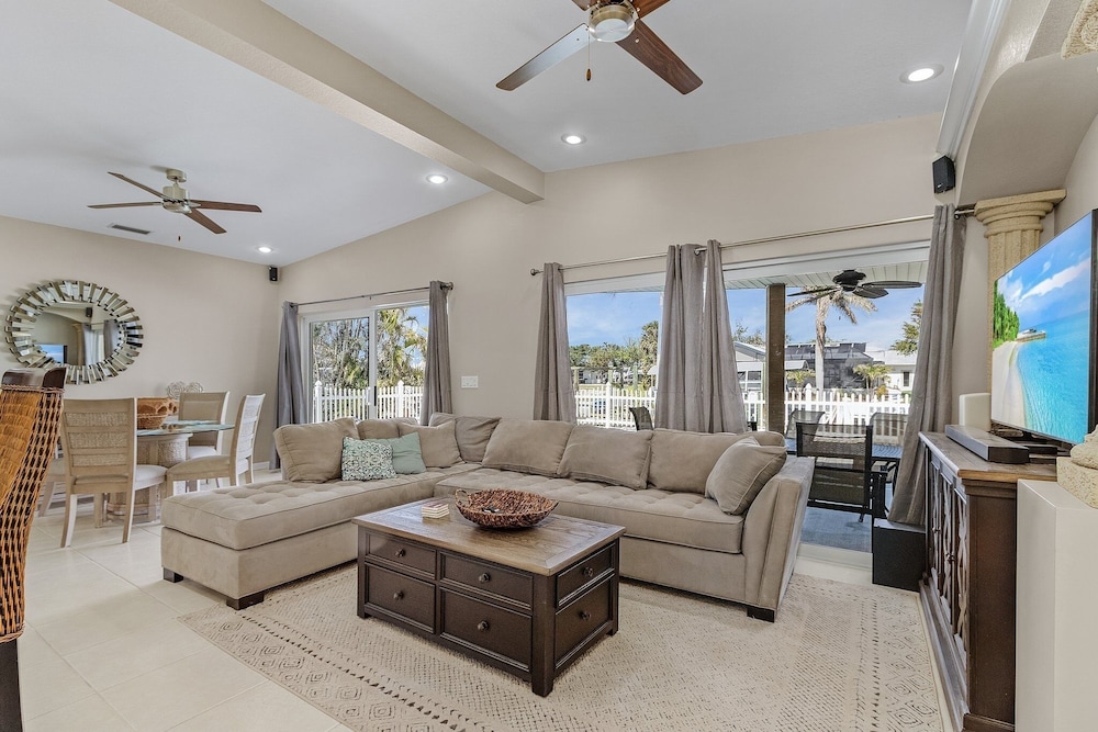 5535 Casa De Lujo: Heated Pool W/ Water Views 4 Bedroom Home
