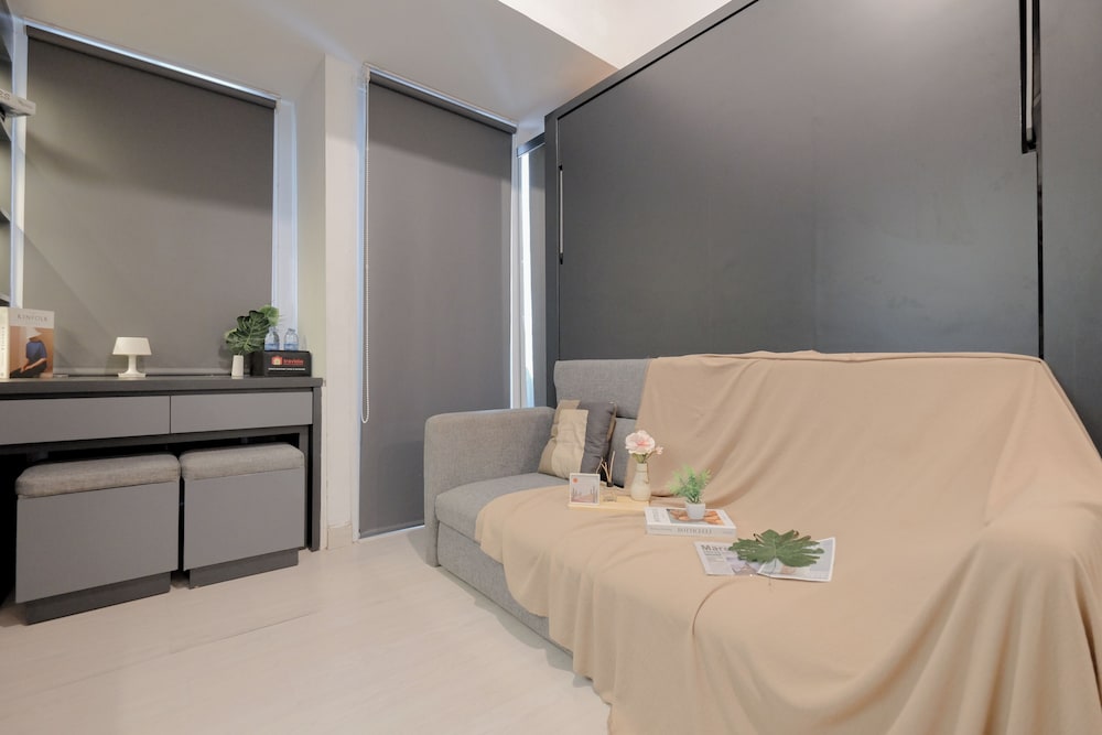 Comfort And Compact Studio At Apartment Tokyo Riverside Pik 2