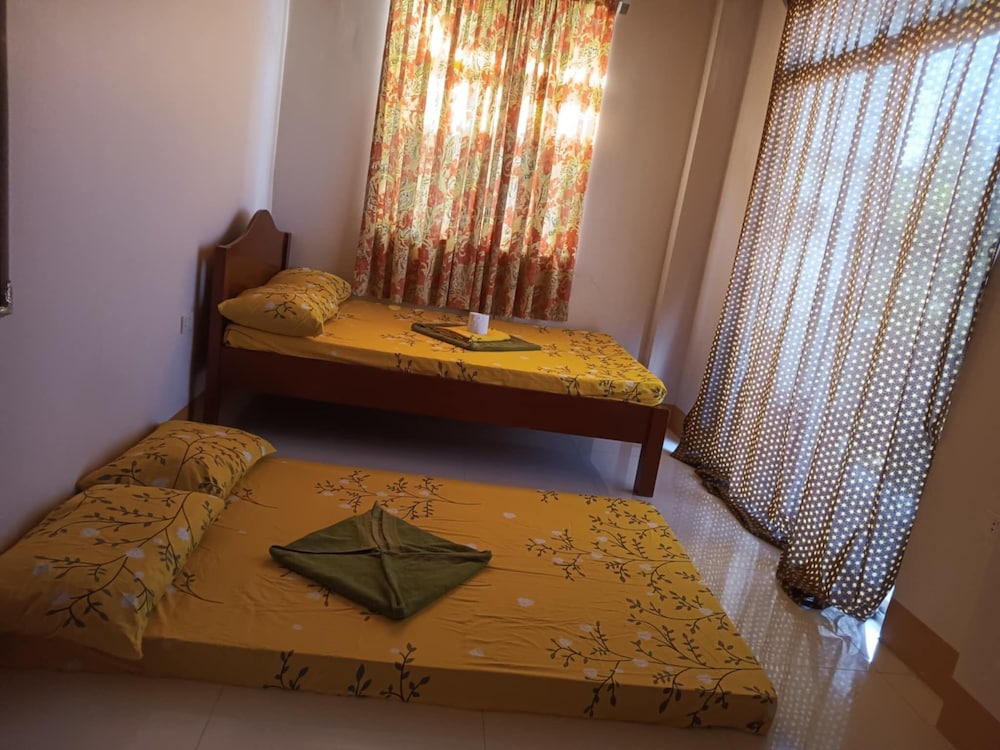 Room-aremen Transient, the no Hassle and