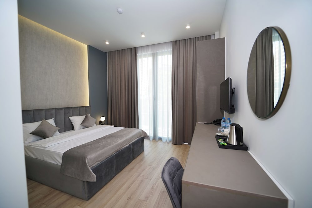 B&M BOUTIQUE HOTEL