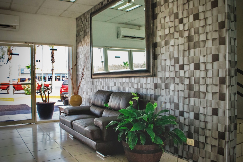 Culiacan Vacations - Hotel Maioris Jesus Kumate - Property Image 3