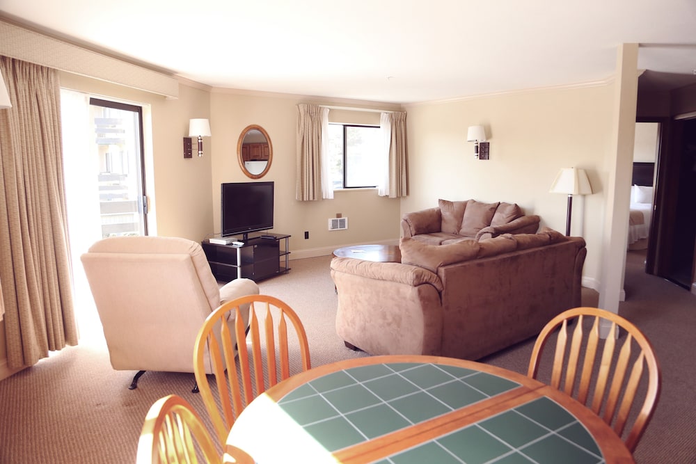 Coachman Inn & Suites