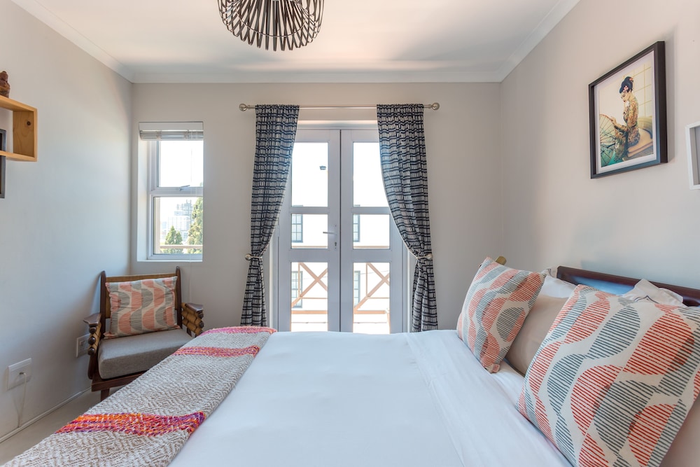 211 De Waterkant Piazza view 4