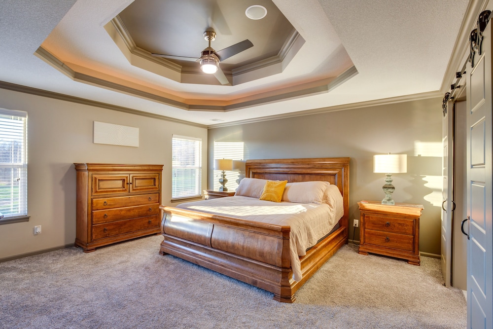 Kansas City Vacations - Luxe Missouri Getaway w/ Hot Tub  Fire Pit! - Property Image 5