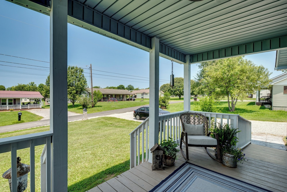 Near Lake Cumberland: Monticello Home w/ Gazebo!