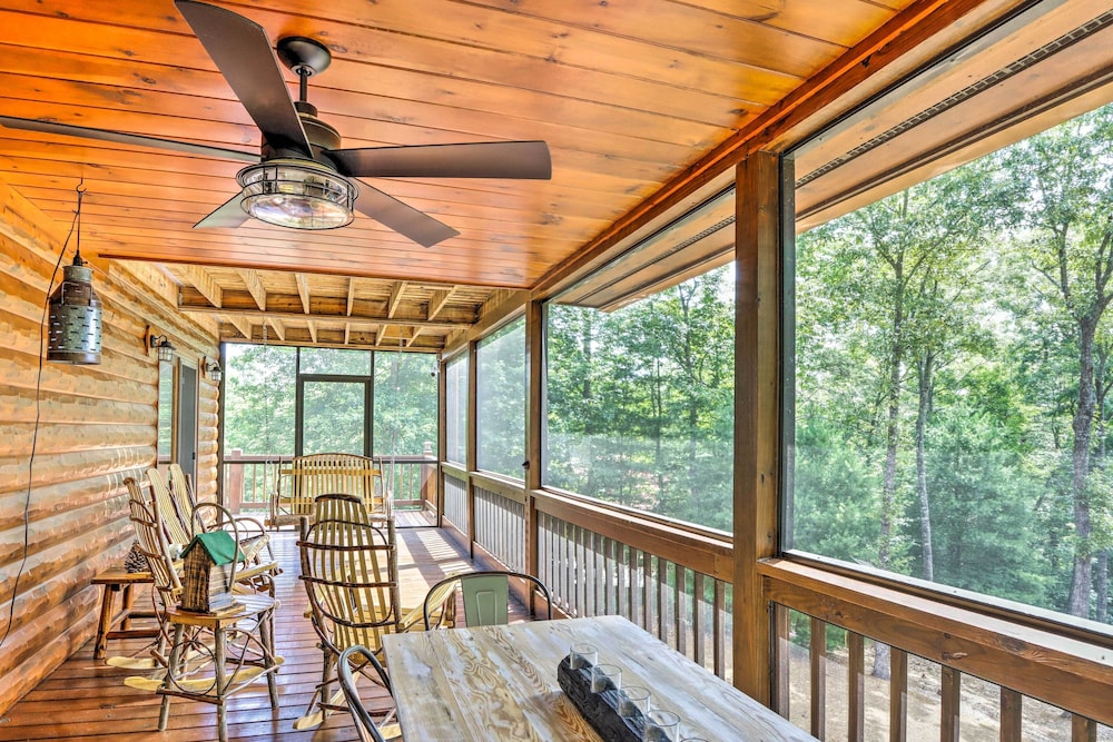 Serene Blue Ridge Cabin ~ 3 Mi to Downtown! view 4