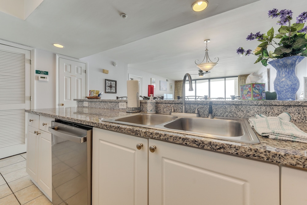 Pool & Hot Tub Access at Oceanfront Resort Condo!