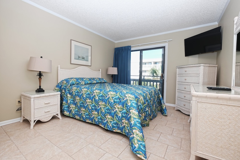 Pelican Landing 125 3 Bedroom Condo