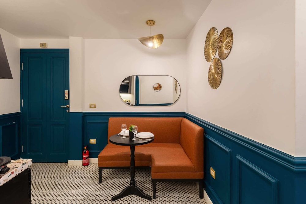 The Neat Nostalgic 2bdr Apt. @ Cairo's Downtown