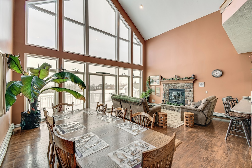 The Gathering Place: Rushville Home w/ Hot Tub