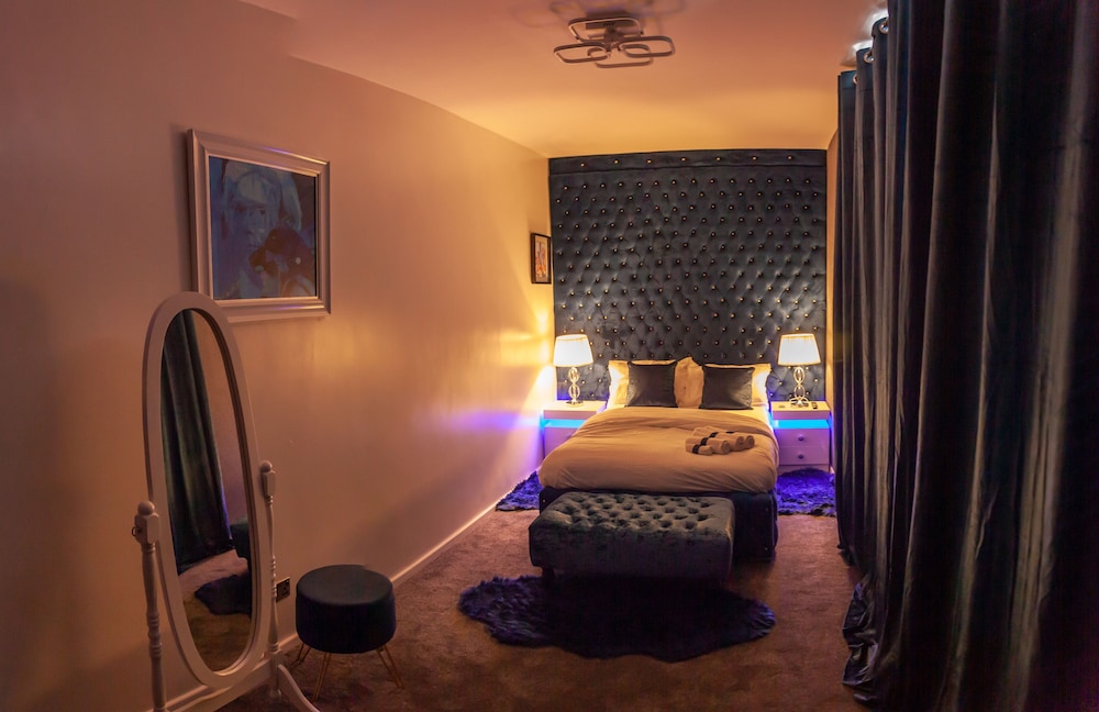 Stunning 2-bed Apartment in Birmingham view 4
