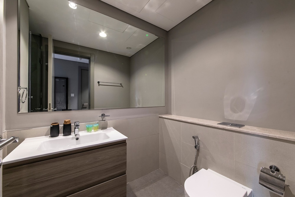 Zada tower 1BR with view on Business Bay