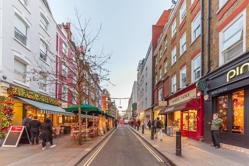 Cosy West End Flat min From Selfridges & Oxford st