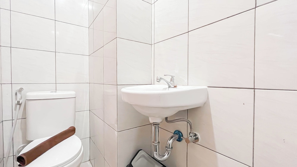 Stunning Studio Room (No Kitchen) at Bandaraya - Tallasa City Makassar Apartment
