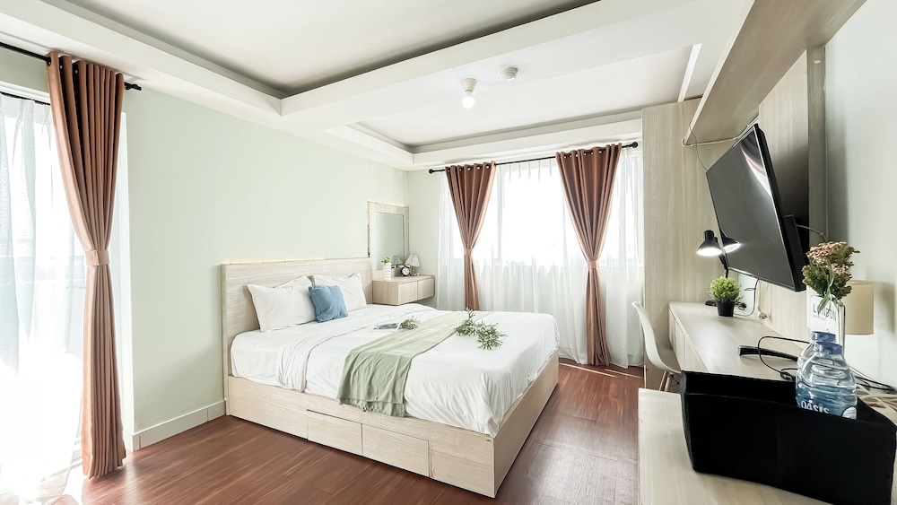 Minimalist And Homey Studio Apartment Amethyst