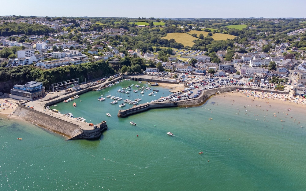 Beachside - Sea Views Village Centre Saundersfoot