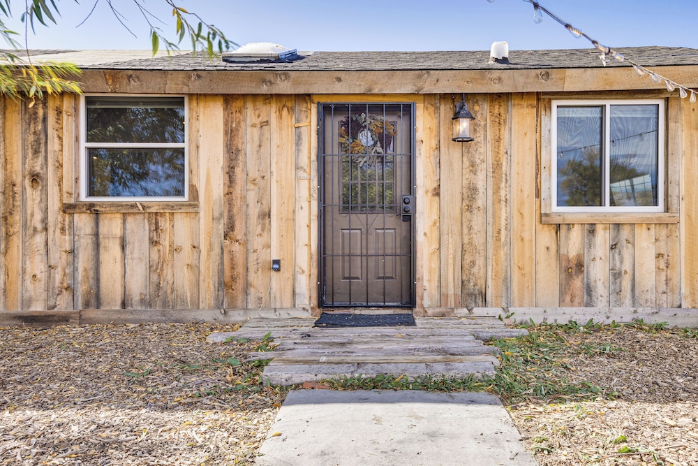 Rustic Cabin in Peyton Near Hiking Trails!