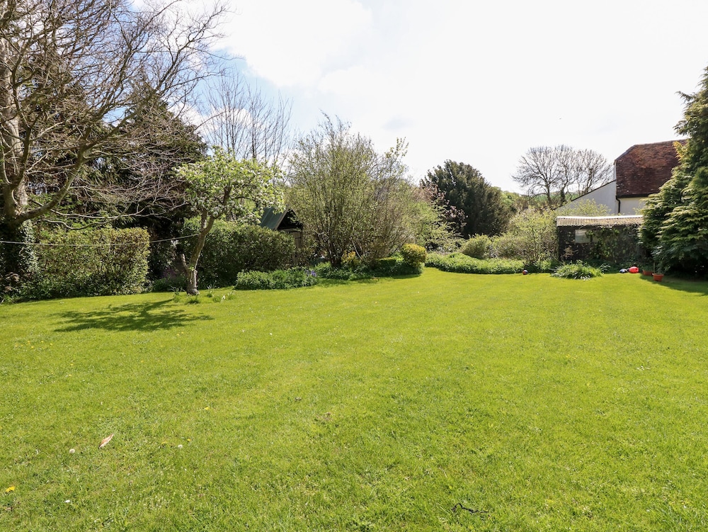 19 Clatterford Shute