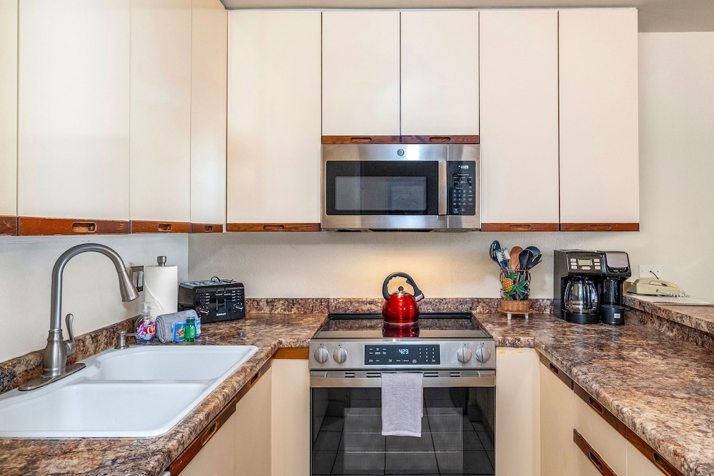 Summer Sale! - Ocean View, King Beds, Split-ac - Kamaole Sands 4-407 - Book Now!
