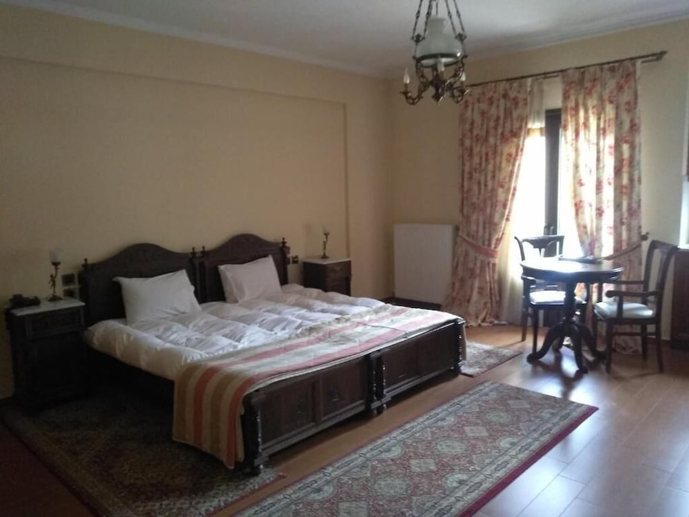 Aristarchos Lodge