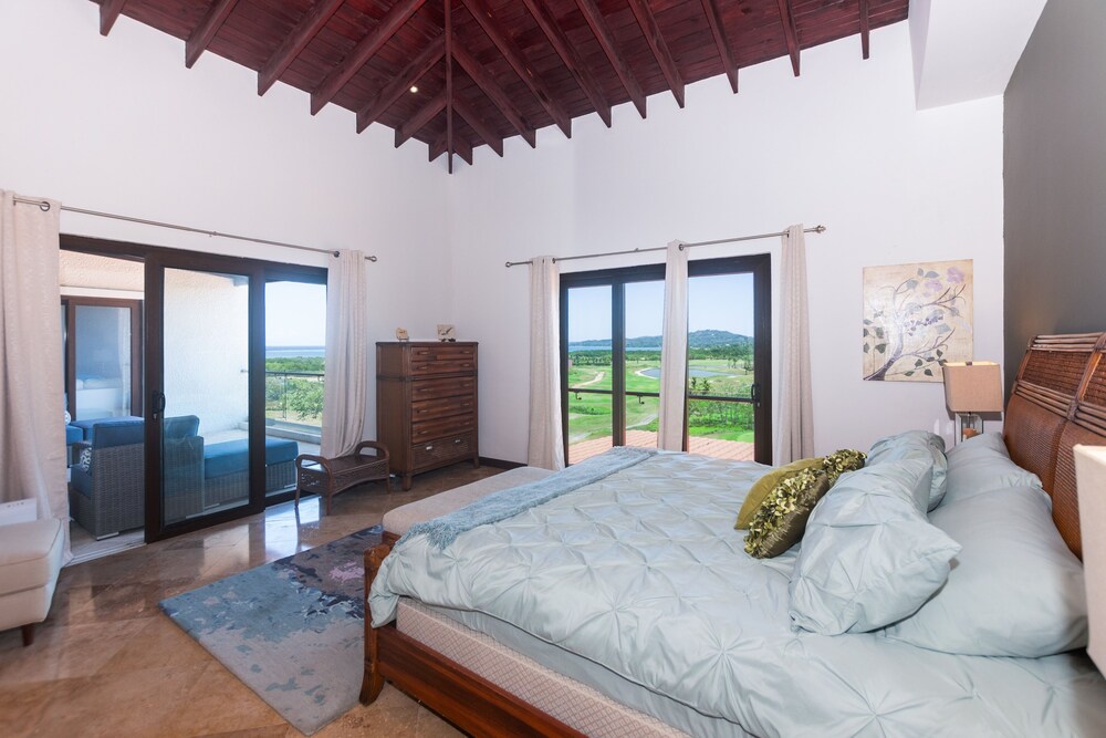 Pristine Bay 1005- Villa Loce 4 Bedroom Home
