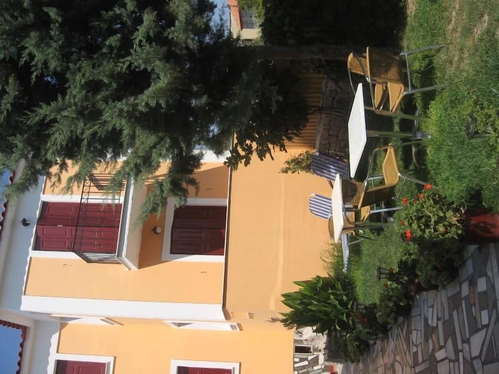 Stella Apartments & Studios