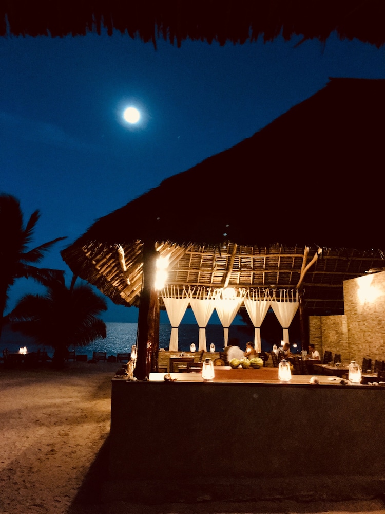 White Dream Lodge & Restaurant view 2