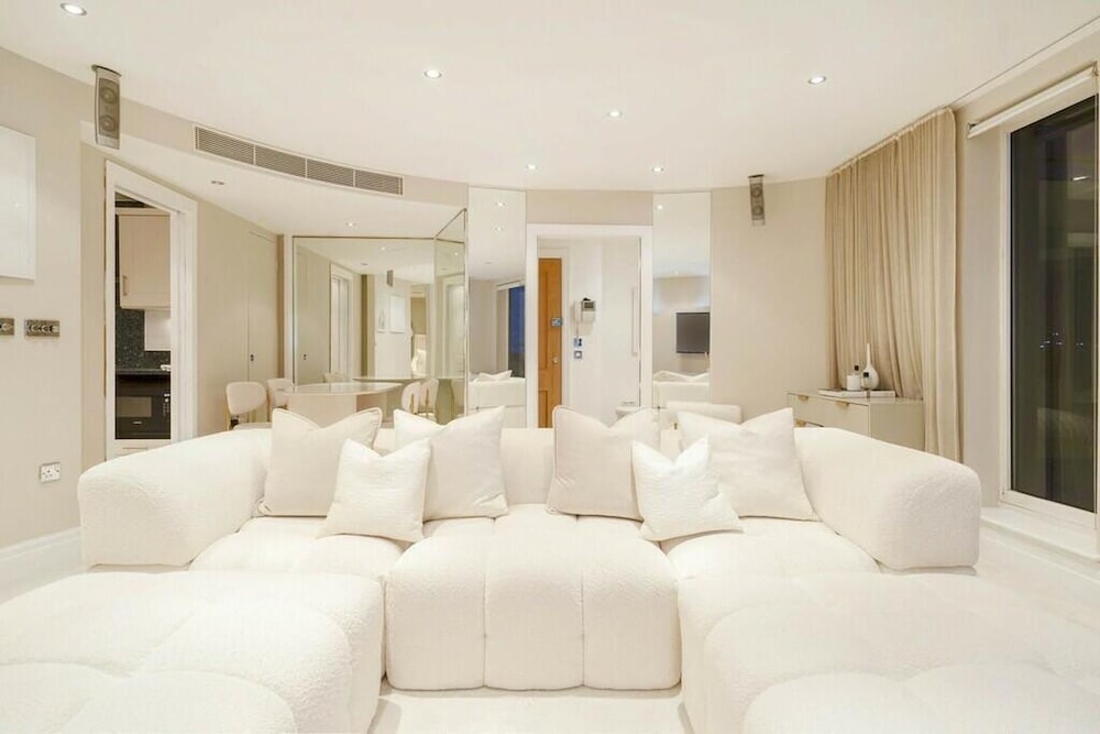 Riverside Retreat in Central London