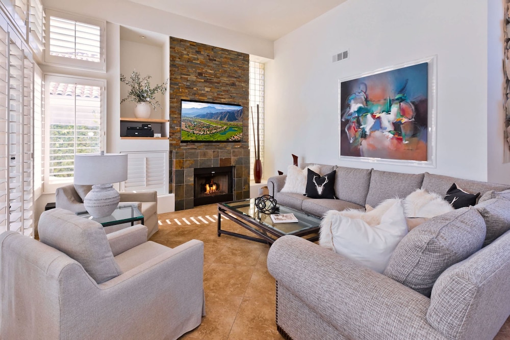Casa Del Rio Luxe 3BR w Pool Spa Lake Views
