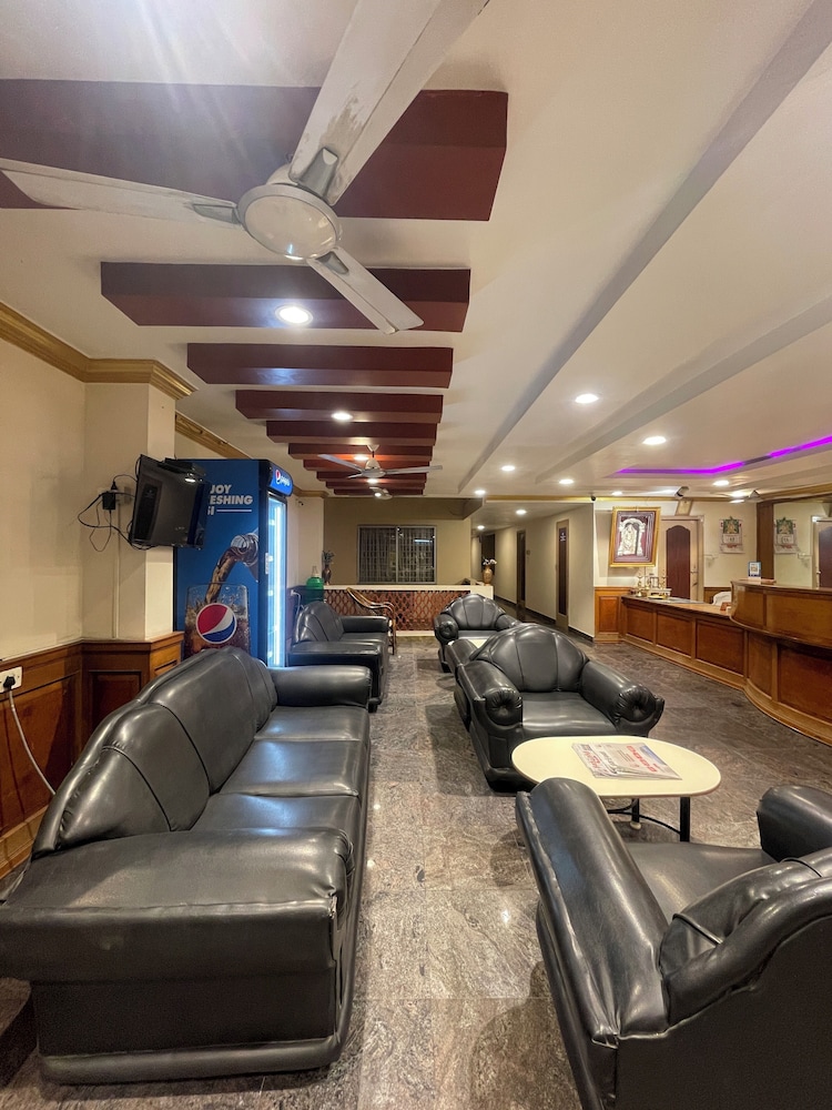 AKG Lodge