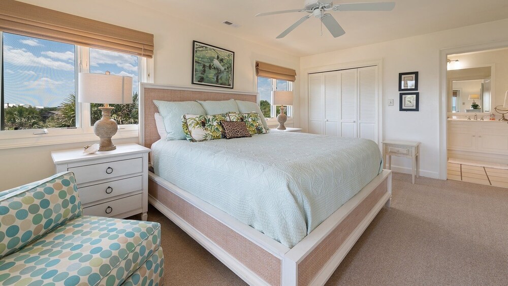 Pawleys Island Vacations - Inviting Vacation Home Directly On Beach 7 Bedroom Home by RedAwning - Property Image 2