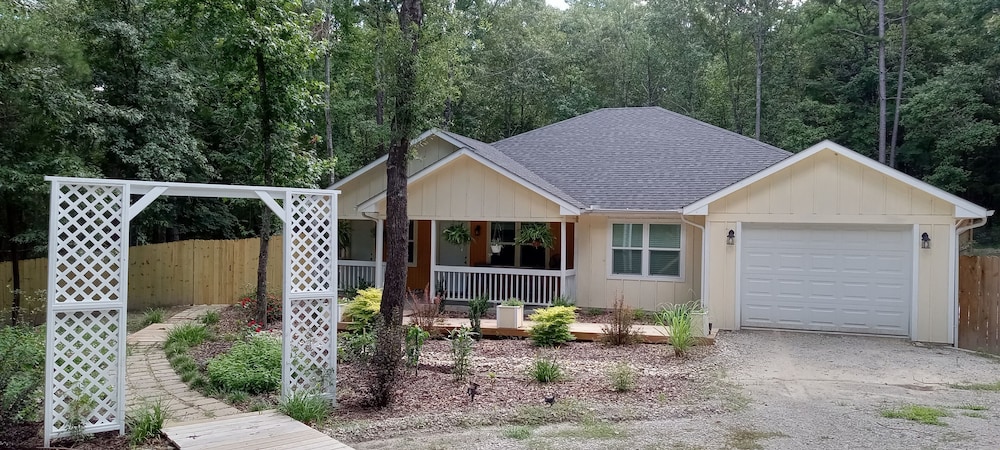 Your Hidden Garden Bed and Breakfast