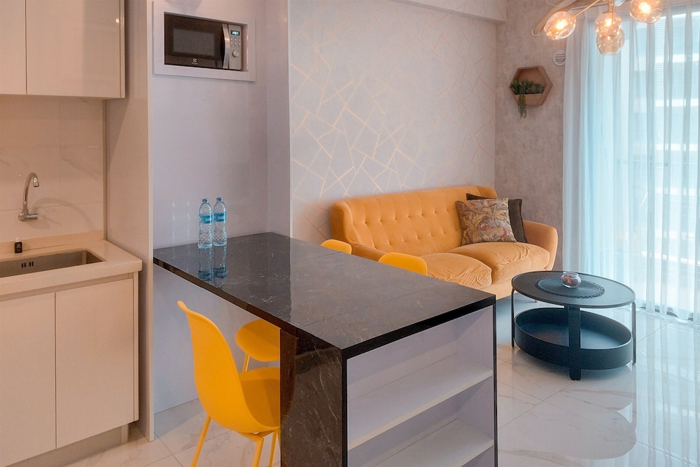 Comfort And Serene 2Br At Sky House Bsd Apartment