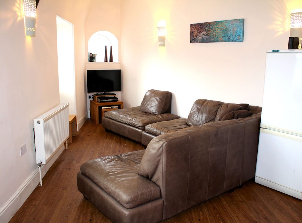 Stroud Vacations - Cotswolds Valley Accommodation-Excl Prop - Property Image 8