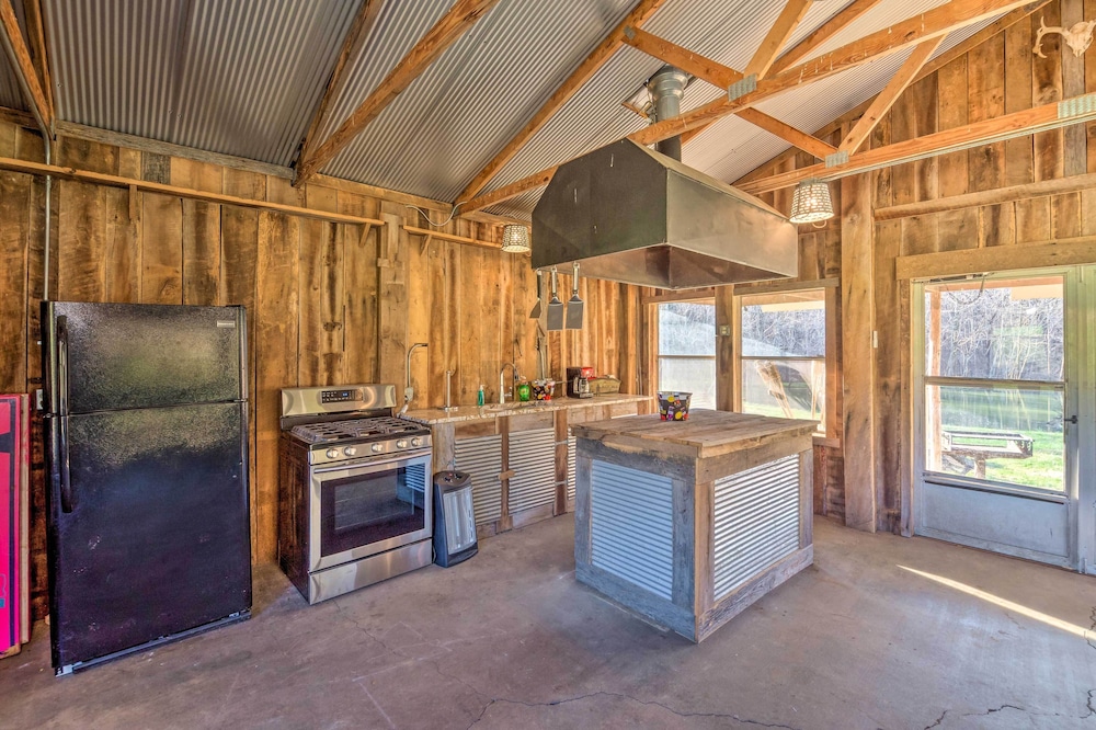 Lewisburg Vacations - Bright Green Gables Cabin: Hike, Swim BBQ - Property Image 21