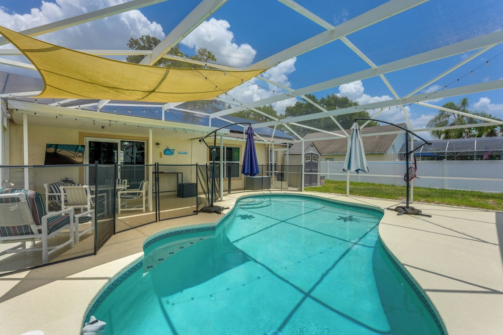 Swim, Golf & Explore: Family Gem in Davenport!