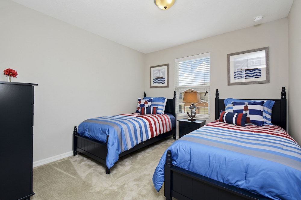 Stunning 4 Bd w/ GameRoom Close to Disney 5110 - Image 3