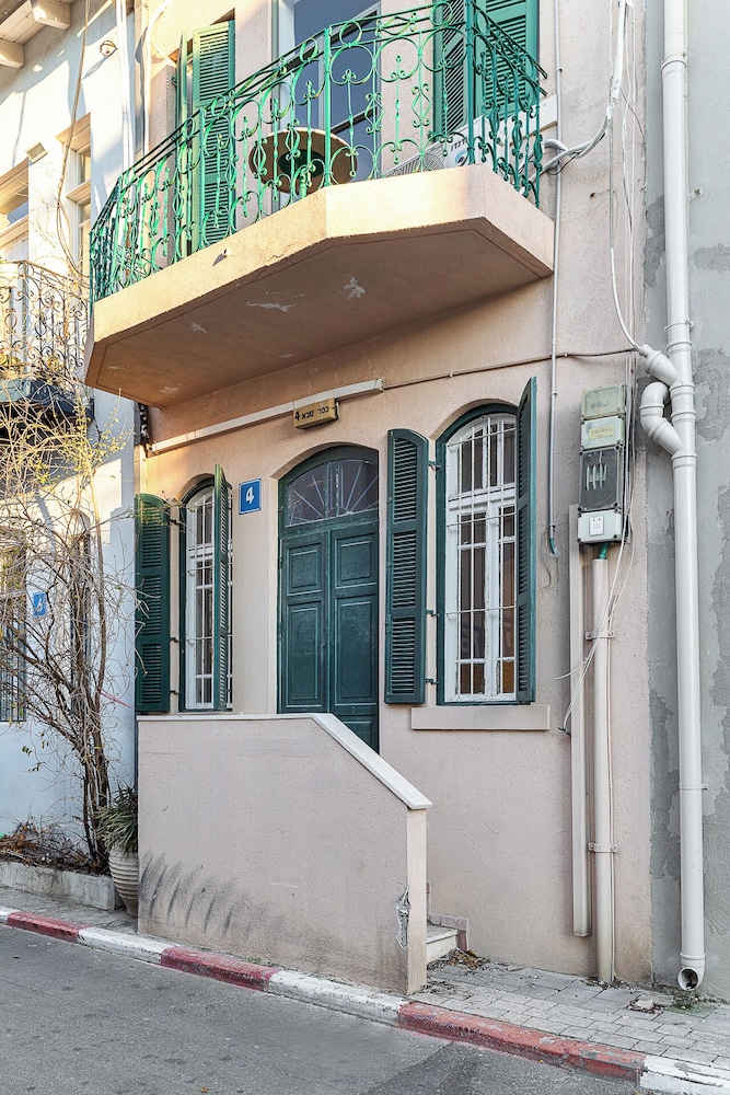 The Gem of Neve Tzedek by Sea N' Rent