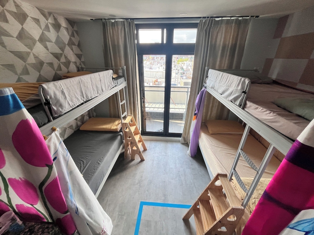 Daisy Light Hostel