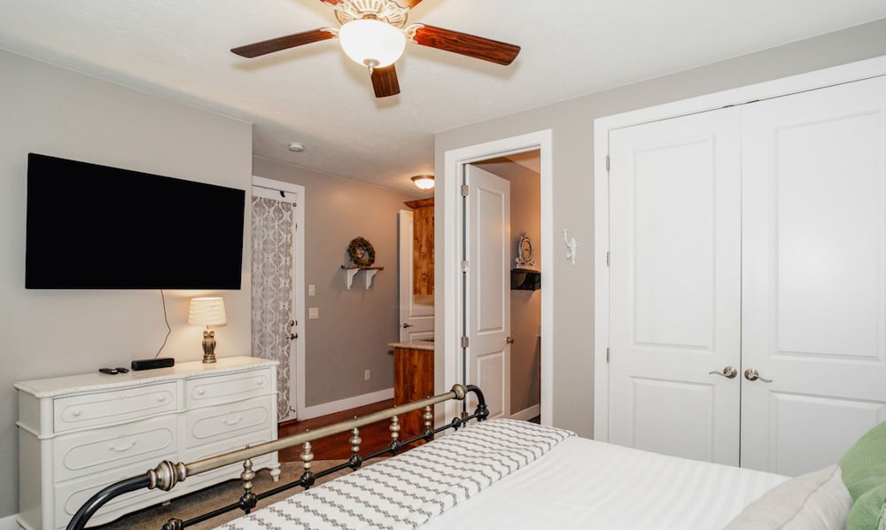 Paradise Village 3 - Grand View Estates